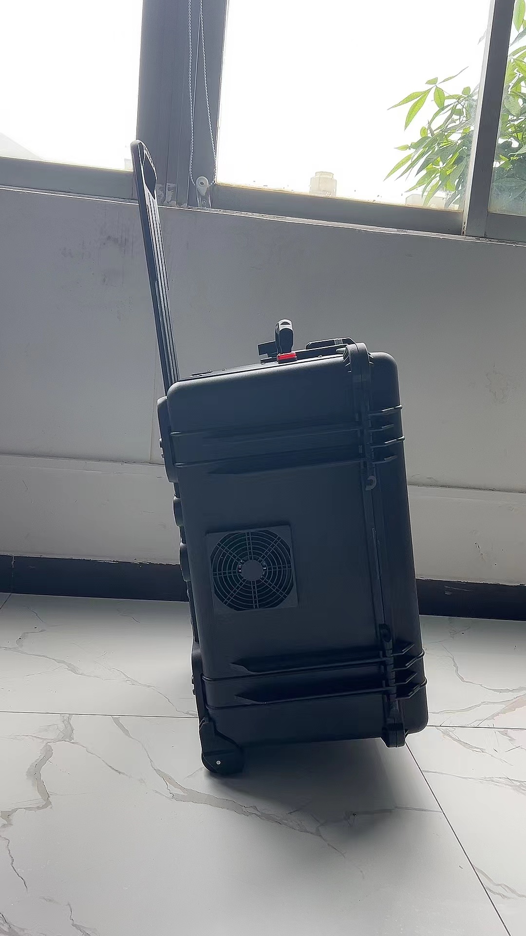 馆陶手拉箱型移动通信干扰器